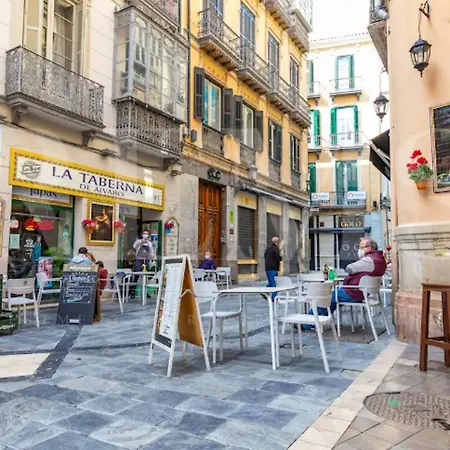 Holidays2malaga Capitan Renovated With Patio & Balconies In The Center Apartamento