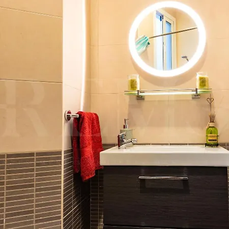 Holidays2malaga Capitan Renovated With Patio & Balconies In The Center